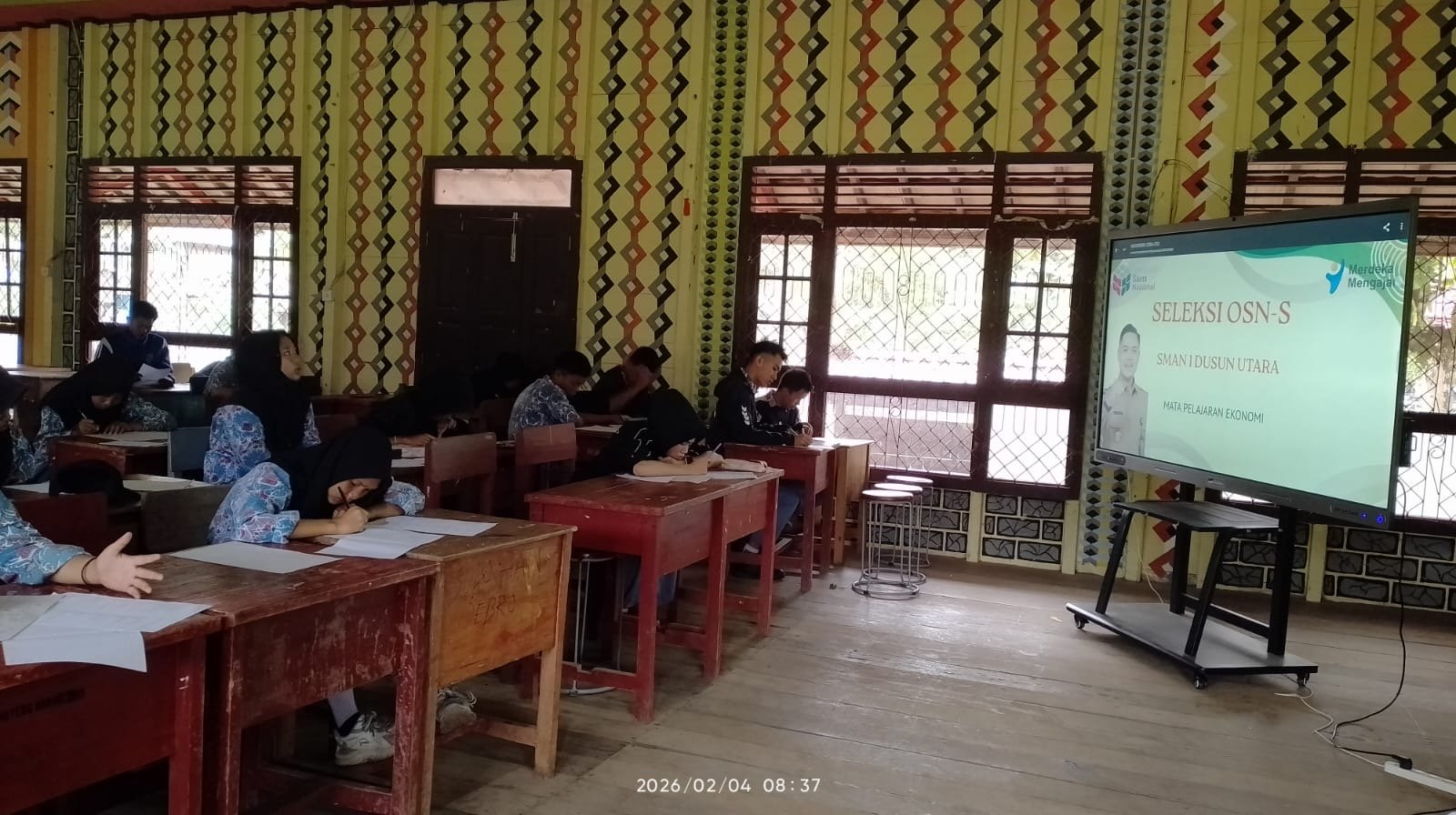 Hujan Lebat Bukan Halangan, Siswa SMAN 1 Dusun Utara Antusias Ikuti Seleksi OSN-S 2026