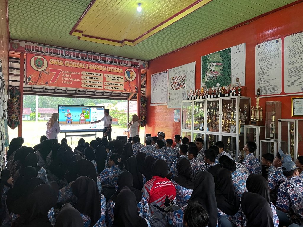 Perkuat Karakter Melalui Audiovisual, SMAN 1 Dusun Utara Gelar Nobar dan Sosialisasi 