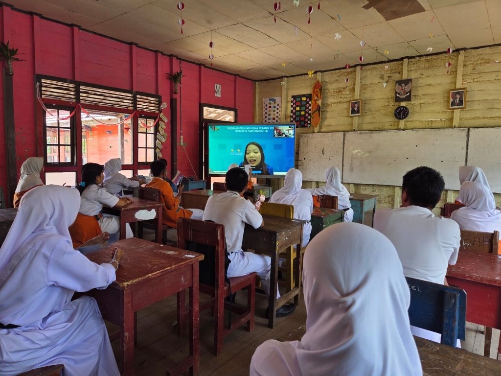 Siswa SMAN 1 Dusun Utara Antusias Ikuti Webinar Huma Betang 2026: Strategi Taklukan UTBK Bersama Amadeo Yesa