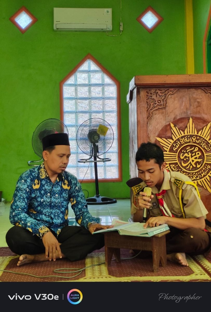 Perkuat Karakter Religius, SMAN 1 Dusun Utara Gelar Literasi Kitab Suci Serentak