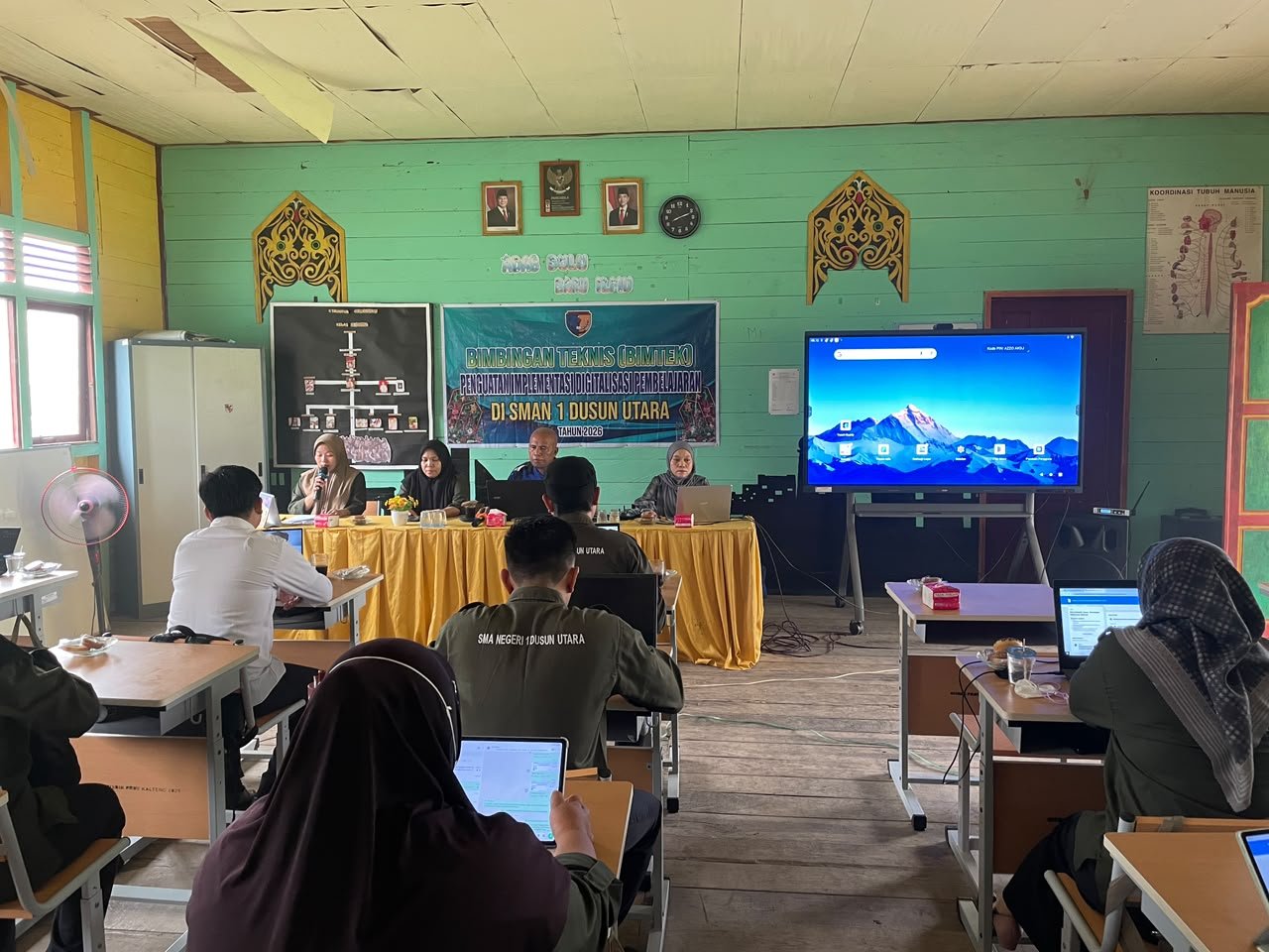 Dorong Tranformasi Pendidikan, SMAN 1 Dusun Utara Gelar Bimtek Penguatan Digitalisasi Pembelajaran Bersama BPMP Prov. Kalteng